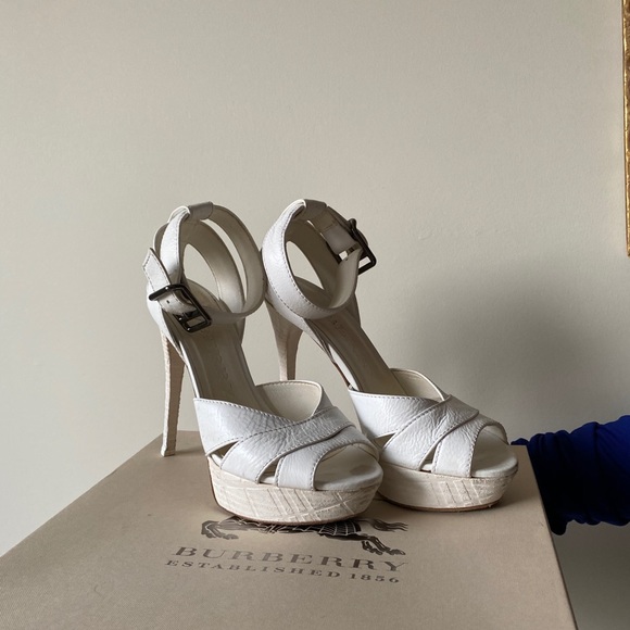 Burberry Vintage Leather Platform Heels - Picture 4 of 11